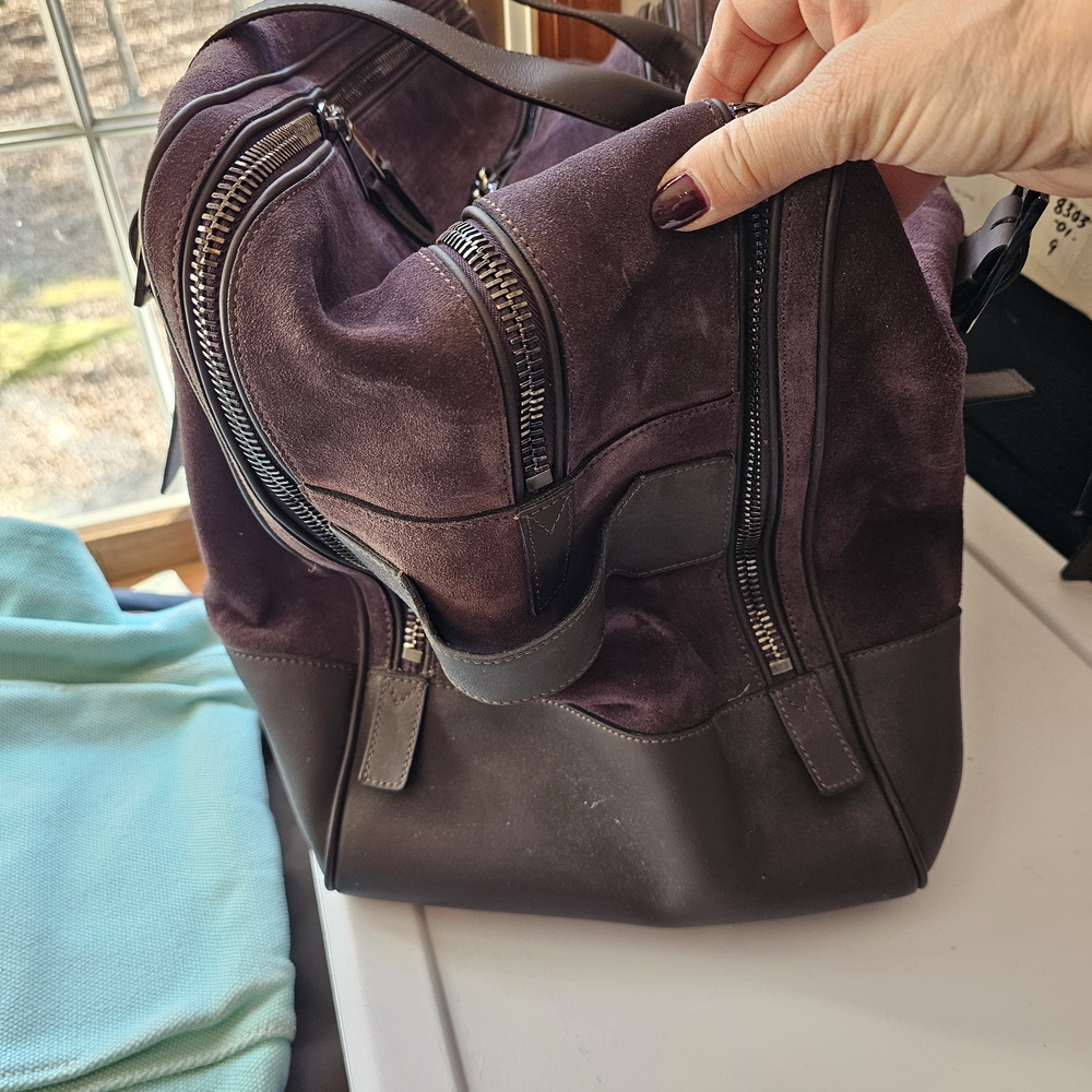 Luxurious Suede Duffel Bag in Deep Brown - Picture 4 of 11